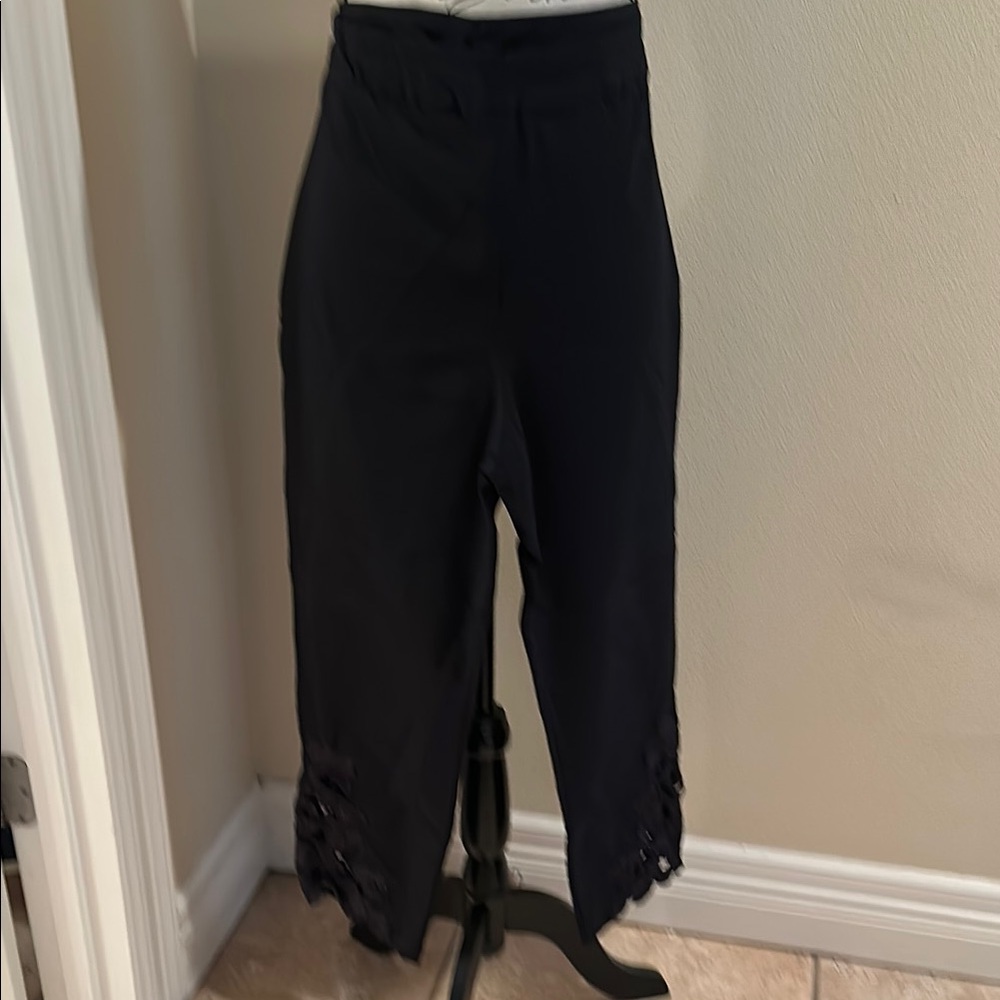 3 pairs of INC White, Navy, and Black Capri/Ankle length pants - Picture 8 of 11